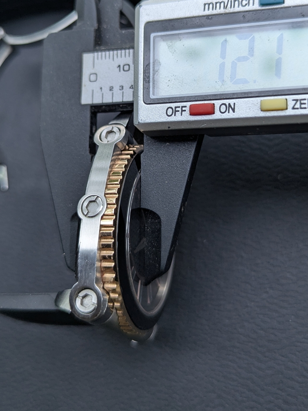 Movado Watch MASTER 18KT GOLD $9995 - Picture 16 of 16